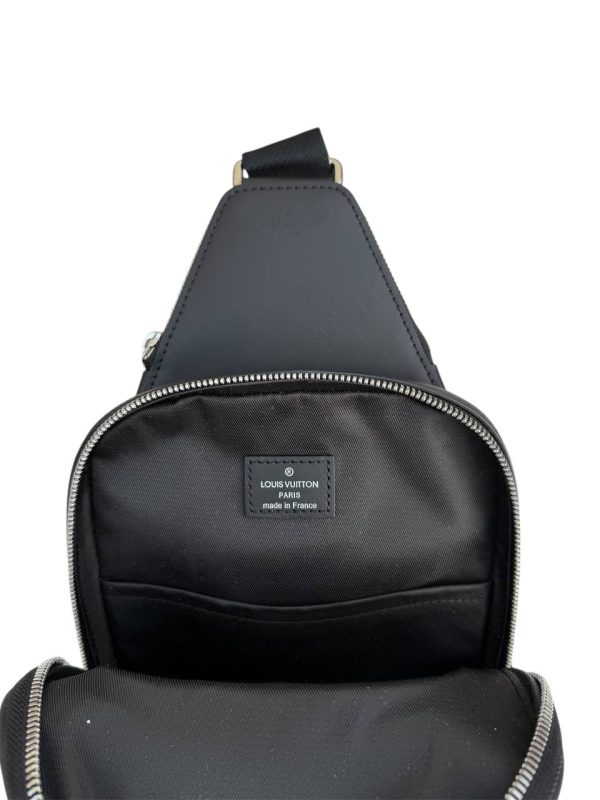 Louis Vuitton Avenue Sling Bag - obrazek 5
