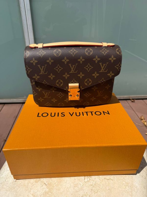 Louis Vuitton Pochette Métis Monogram – Image 6