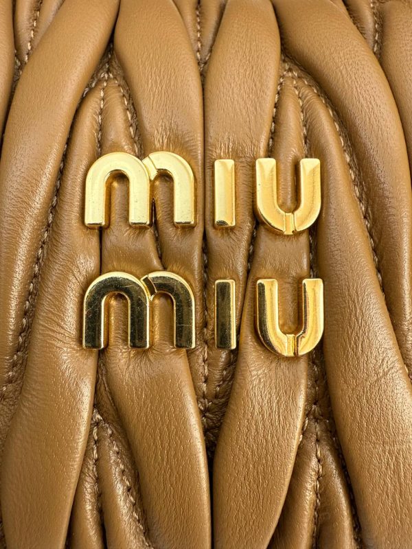 Sac Miu Miu Matelassé en cuir – Image 7